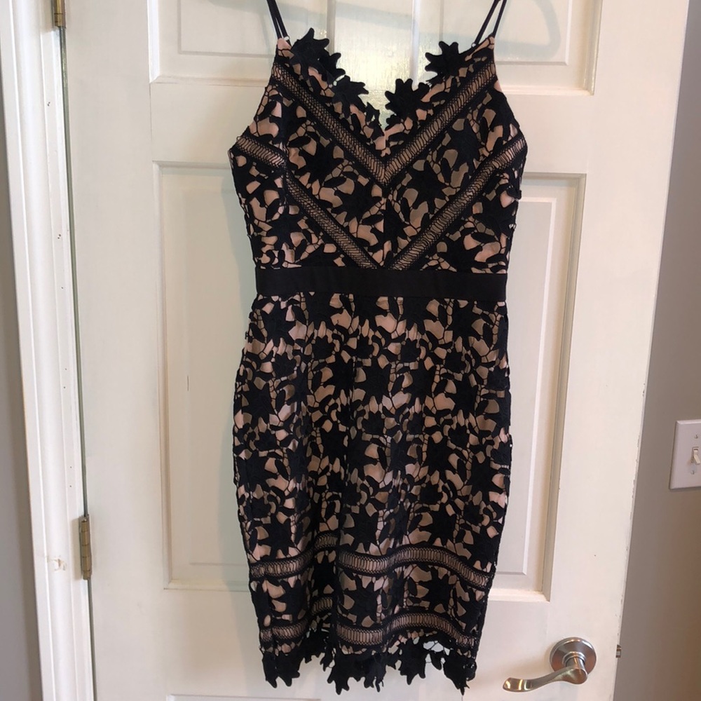 Adelyn Rae Black & Beige Short Dress Size Small